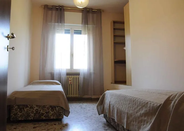 In - Gardasee 41952 * Lazise