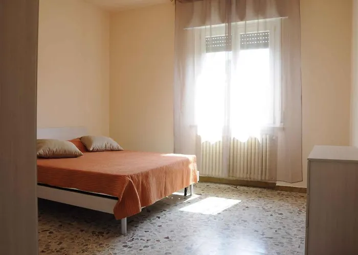 In - Gardasee 41952 * Lazise